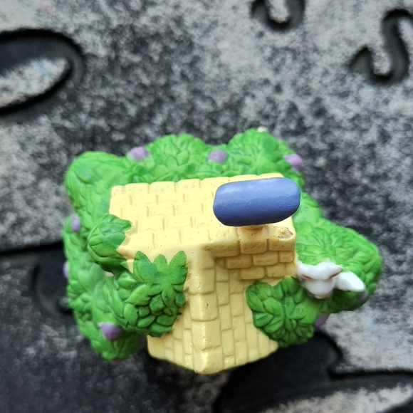 Whimsical Bunny Treehouse Figurine - Picture 7 of 14